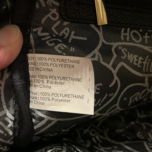 Betsey Johnson‎ Black and Tan Quilted Heart Backpack - Picture 10 of 10